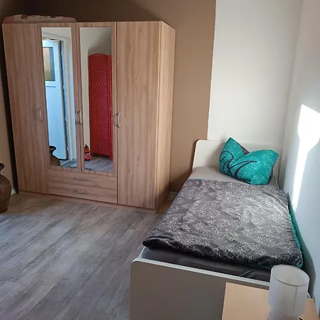 Moderne Bis 4 Personen Apartment Ronneburg (Hessen)